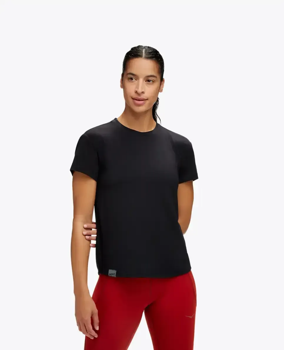 HOKA Hoka Essential Tee Black - HOKA Lifestyle Shoes - front view